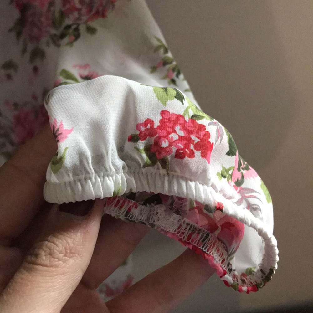 Floral top - Picture 2 of 3